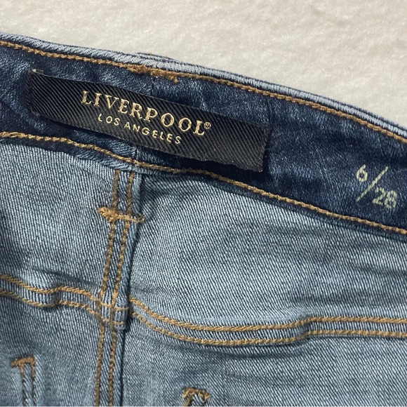 Liverpool Flare Button Fly Frayed Hem Jeans LM4430CH1 Size  6/28 Missoula - Picture 9 of 11